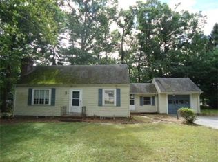 62 Center St, Agawam, MA 01001