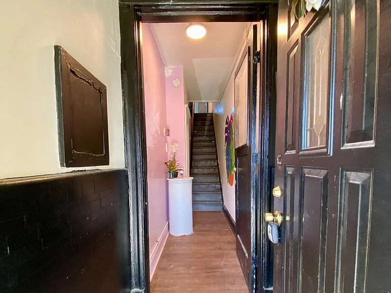 2000 E 30th St #1 — Photo 15