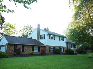 1027 Debbie Ln, Allentown, PA 18103