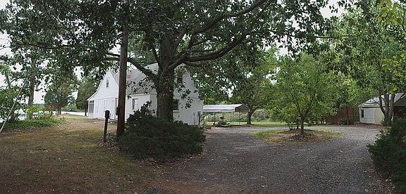 view of house and garage from driveway