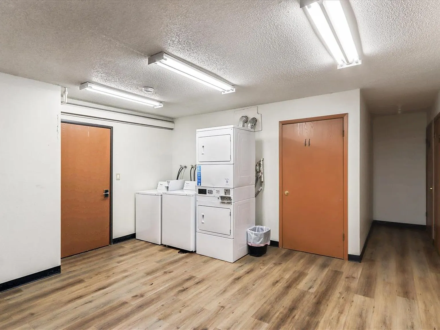 632 S. Dodge Street Apartments — Photo 4