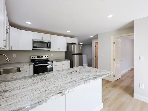 153 Providence St #F, Millville, MA 01529