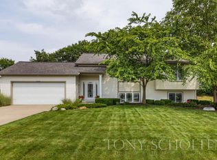 7524 Alycia Dr, Hudsonville, MI 49426