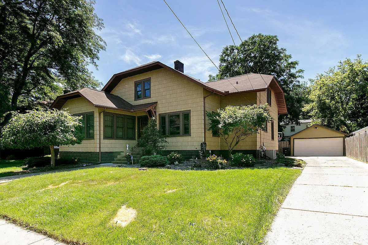 1824 22nd St photo 1
