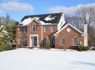 9867 Barr Rd, Brecksville, OH 44141