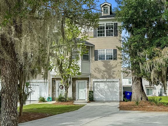 3rd image of 4523 Great Oak Dr