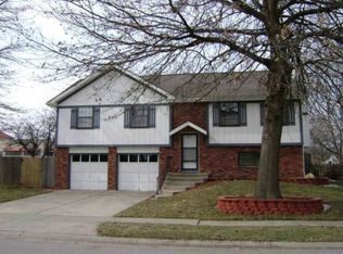 15026 S Sturgeon Dr, Olathe, KS 66062