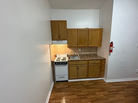 3rd image of 380 E High St APT 2
