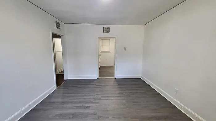 2 bed, 1.0 bath, 750 sqft, $875 — Photo 2