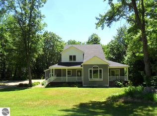 160 Hunters Rdg, Cadillac, MI 49601