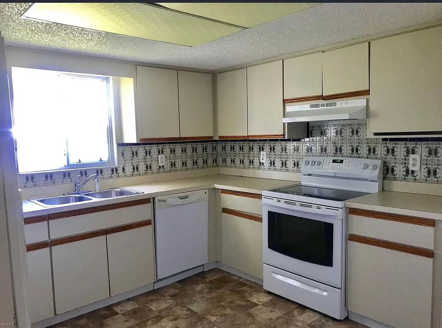 17677 SE 108th Ave — Photo 3