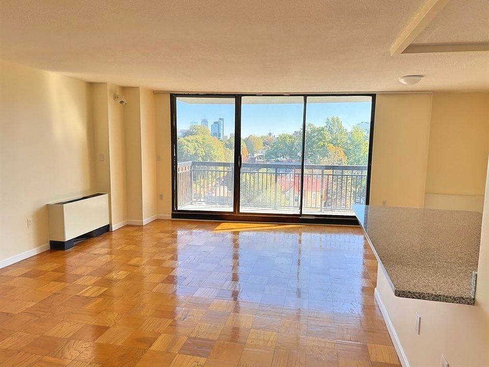 1st image of 50 Longwood Ave APT 712