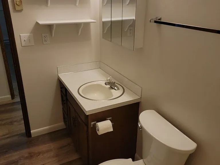 640 W Valley Dr — Photo 10