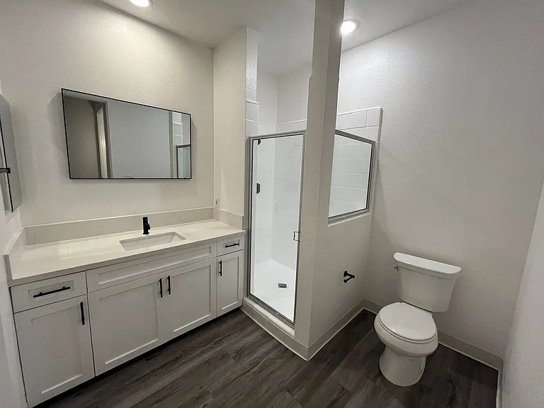 1527 Veteran Ave — Photo 18
