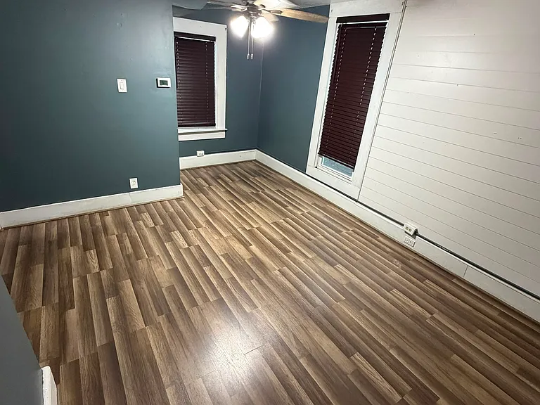 505 Saint Clair St — Photo 6