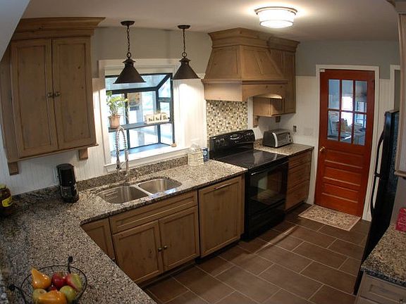 Beautiful kitchen - new in 2011