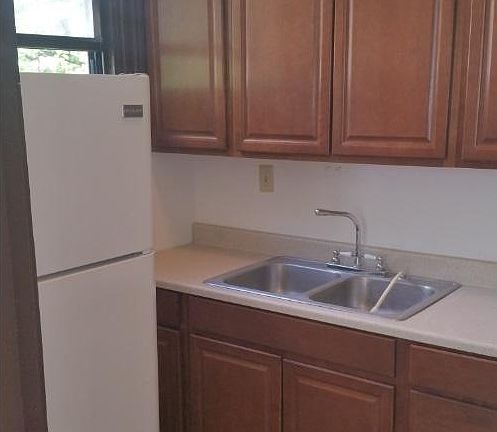 3rd image of 322 McGregor Ave #1