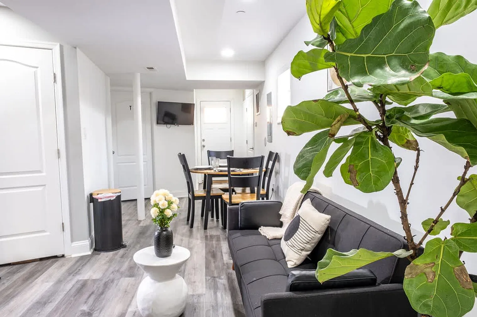 2 bed, 2.0 bath, 796 sqft, $4,390 — Photo 1