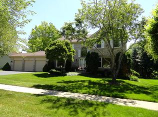 3301 Charlemagne Ln, Saint Charles, IL