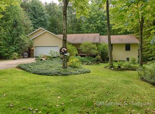 2110 Greentimbers NE, Comstock Park, MI