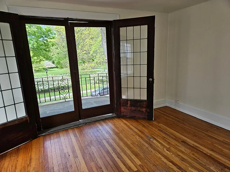 275 Park Ave #20 — Photo 1
