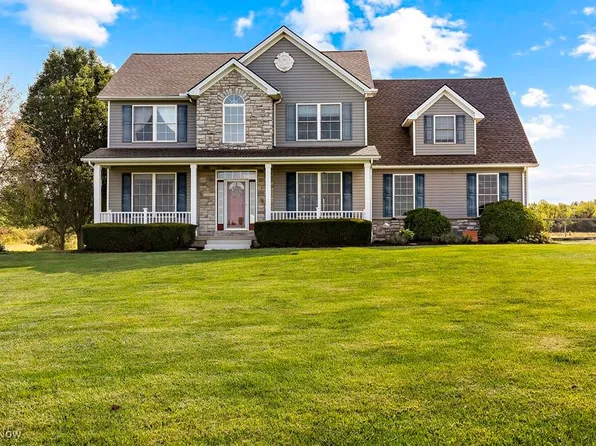 17571 Rowell Rd, Wellington, OH 44090