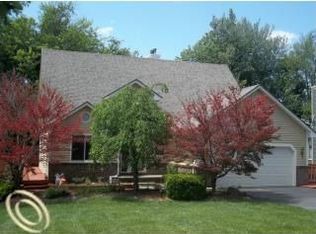 441 Alexander Dr, Commerce Township, MI 48390