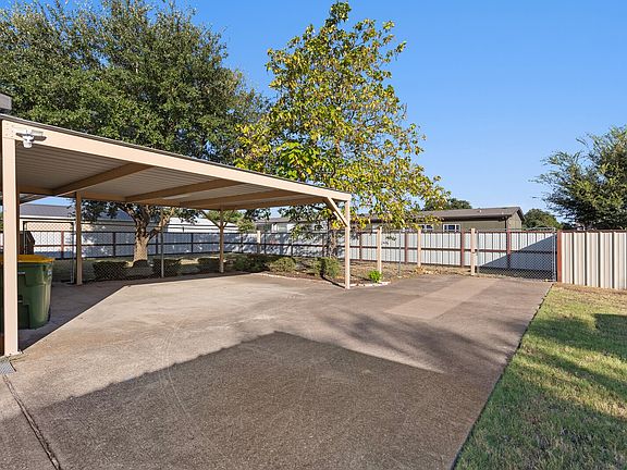 5th image of 4514 Circle C Dr