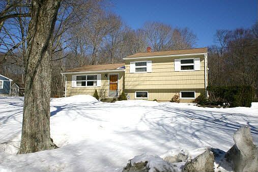 1st image of 41 Oak Wood Dr
