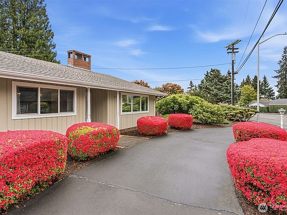 3rd image of 2246 Cascade Way