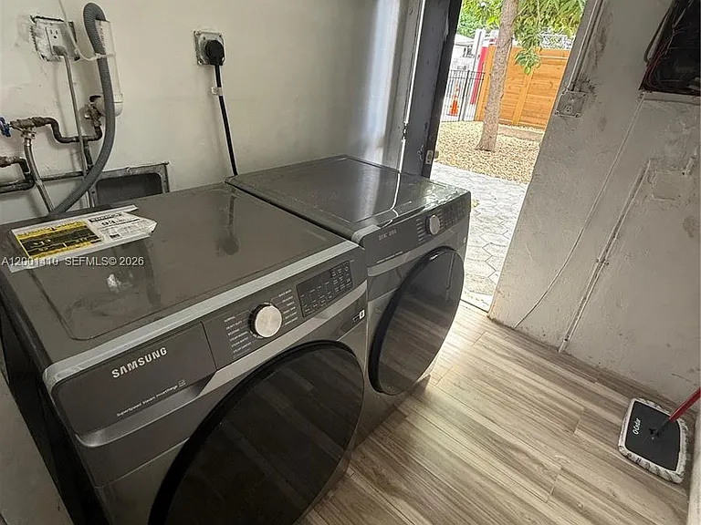 5530 NW Miami Ct — Photo 47