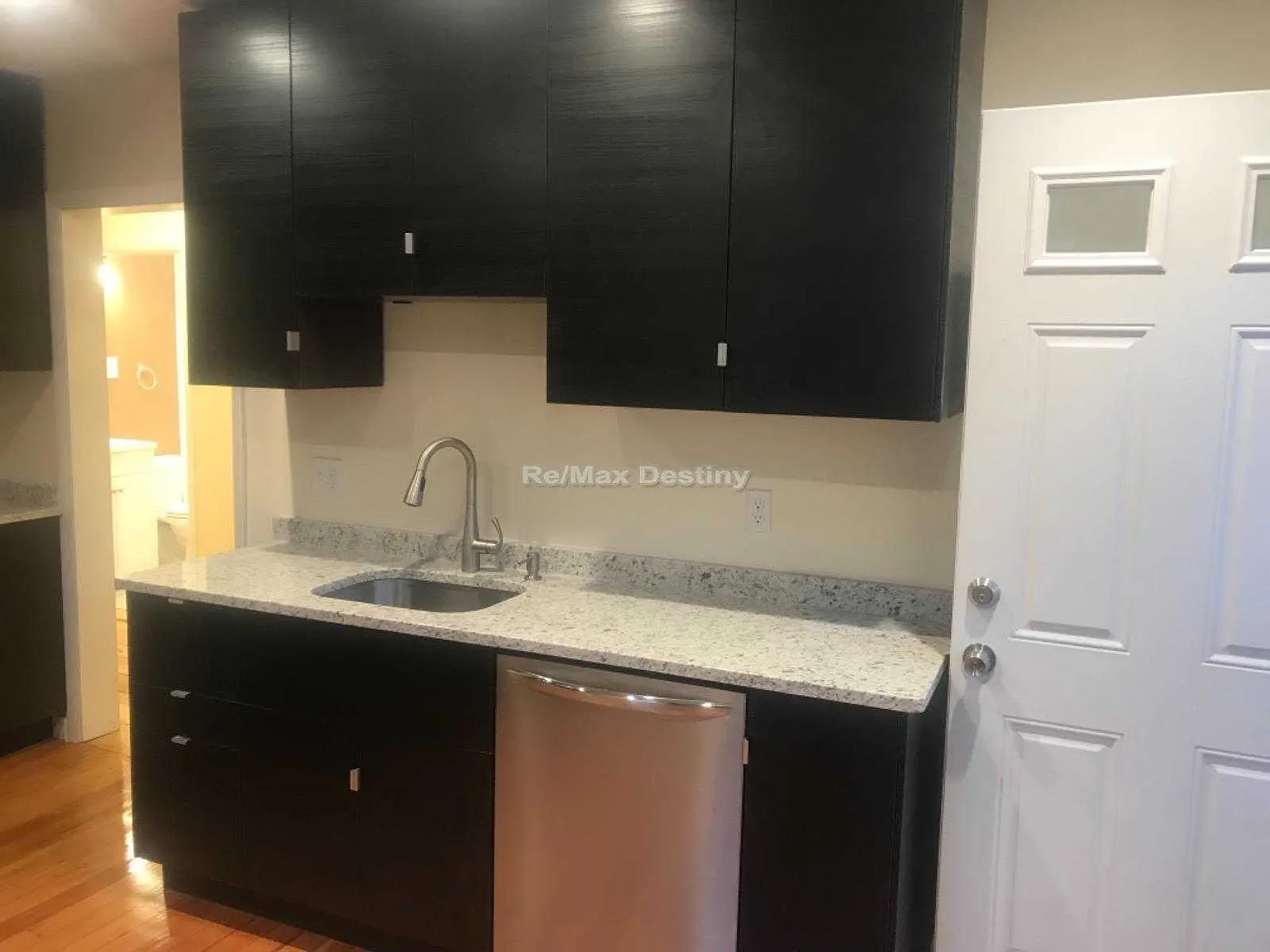 3 bed, $4,200 — Photo 4
