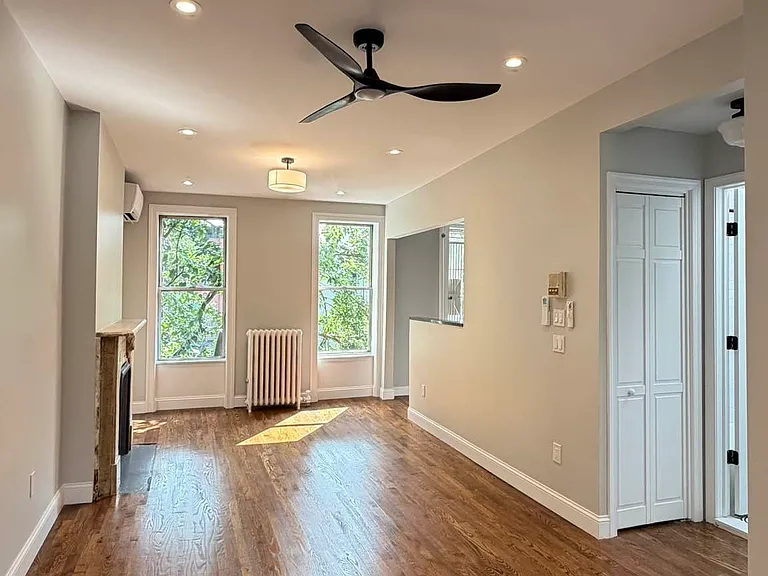 410 Douglass St #3 — Photo 2