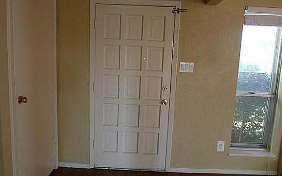 4th image of 1202 Granada Ln