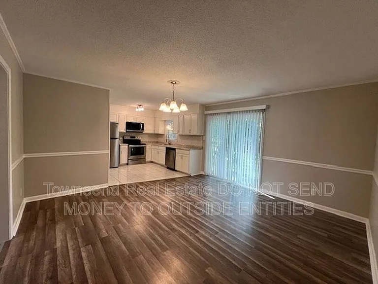 1017 Xavier Dr — Photo 6