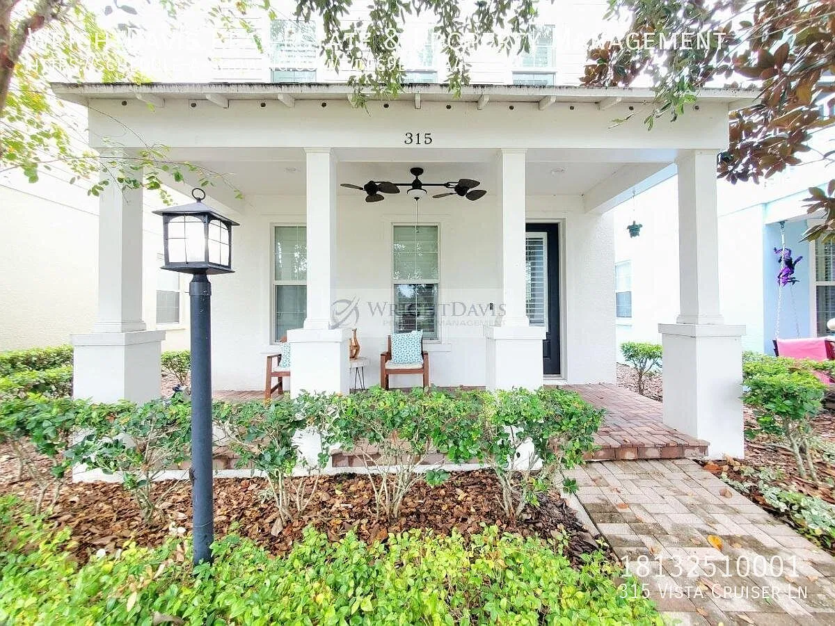 3/2.5 Home in Oldsmar's Hayes Park Village! — Photo 1