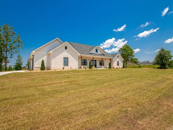 9064 Creek Vw, Bauxite, AR 72011