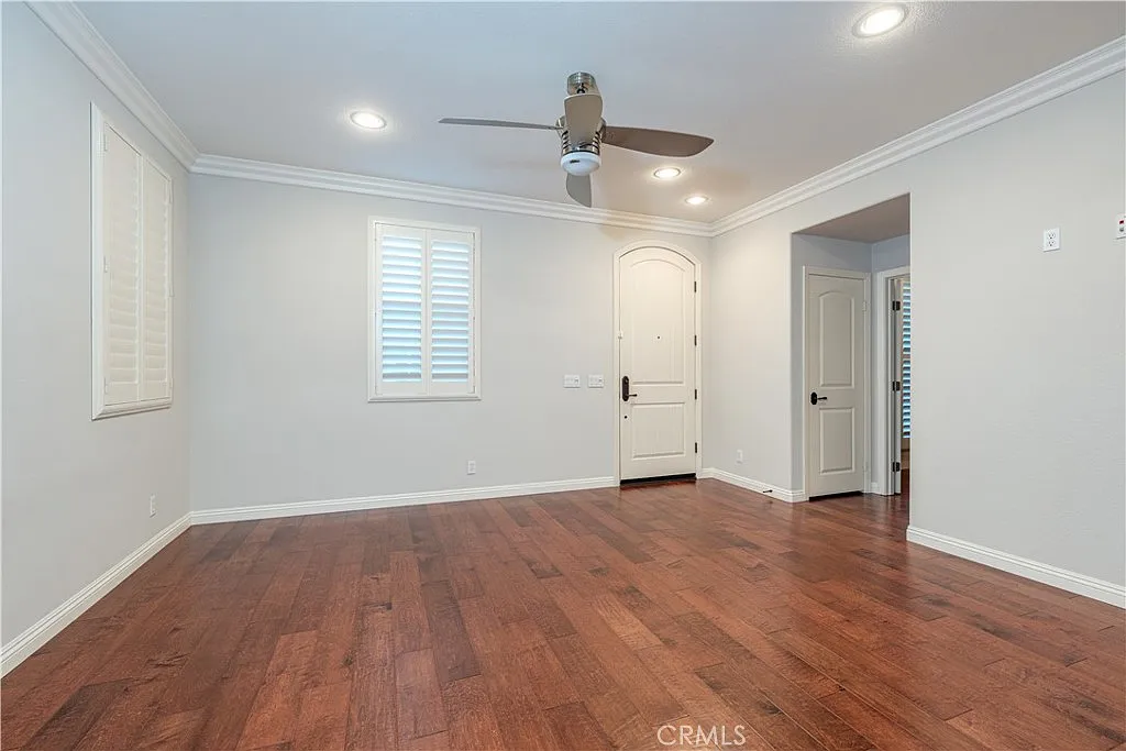 4 bed, 2152 sqft, $5,200 — Photo 4