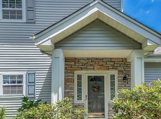 582 Mirror Pond Ct, Moriches, NY 11955