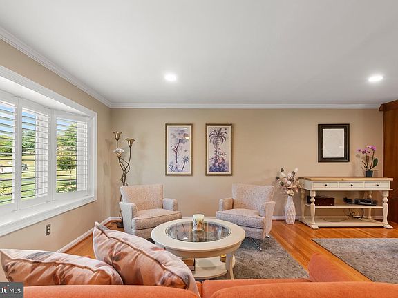3rd image of 3206 Eves Way