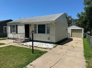 617 N 11th St, Salina, KS 67401