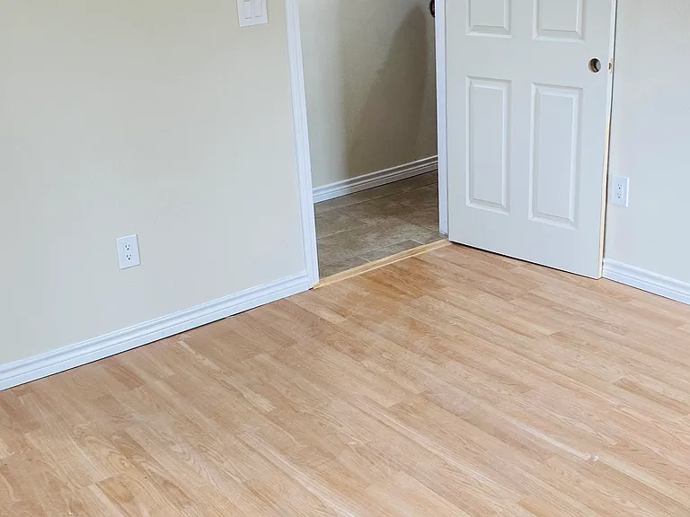 807 Jean St — Photo 14