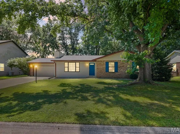 121 Turnbridge Dr, Swansea, IL 62226
