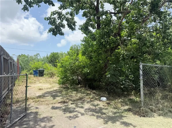 2542 Montgomery St, Corpus Christi, TX 78405