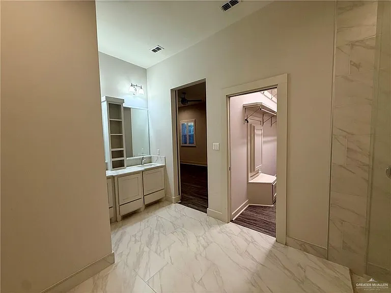 3403 Lago Washington — Photo 11