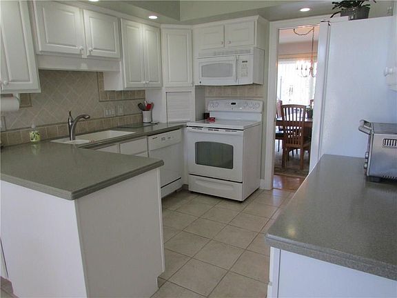 5th image of 3 Tobey Ct