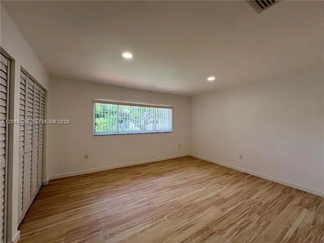 2 bed, 2.0 bath, 1282 sqft, $3,300 — Photo 2