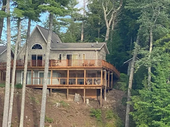 5773 W Straits Lake Rd, Wetmore, MI 49895