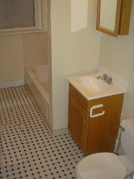 3 bed, 650 sqft, $4,600 — Photo 2