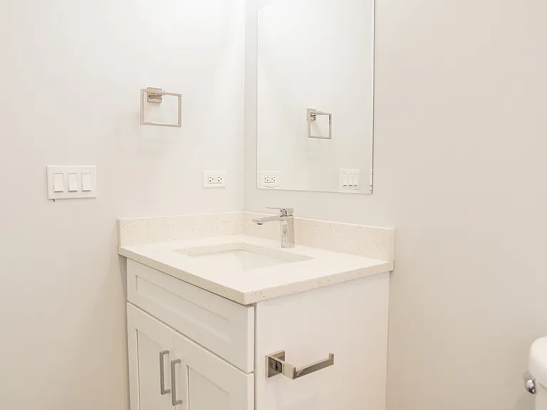 2402 W Carmen Ave #201 — Photo 6